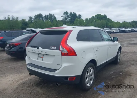 2013 Volvo Xc60 3.2/3.2 Platinum/3.2 Premier/3.2 Premier Plus z USA, uszkodzony, nr VIN YV4940DZ7D2385780